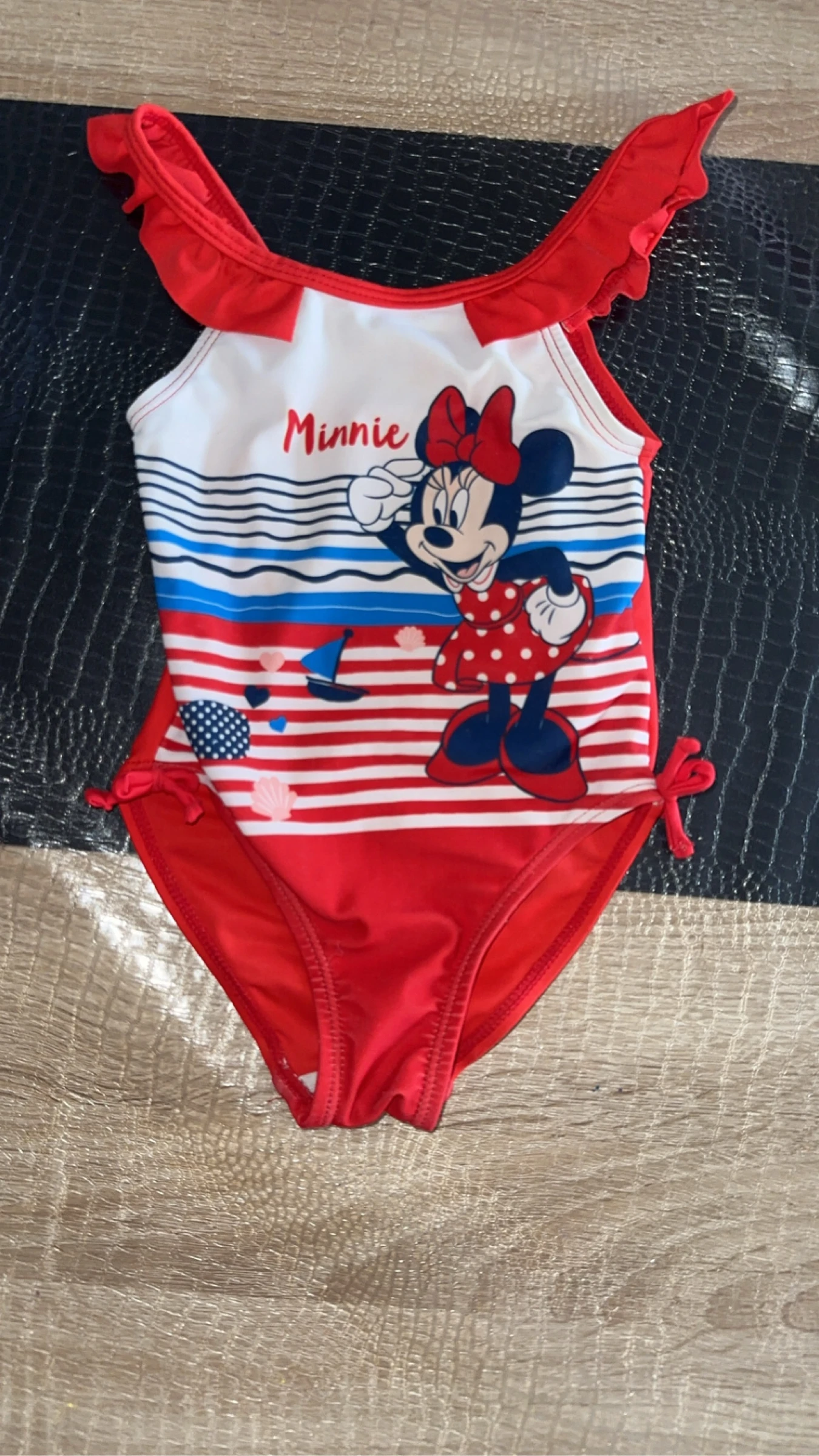 Maillot de bain 1 pièce petite fille rouge à rayures blanches Minnie 
